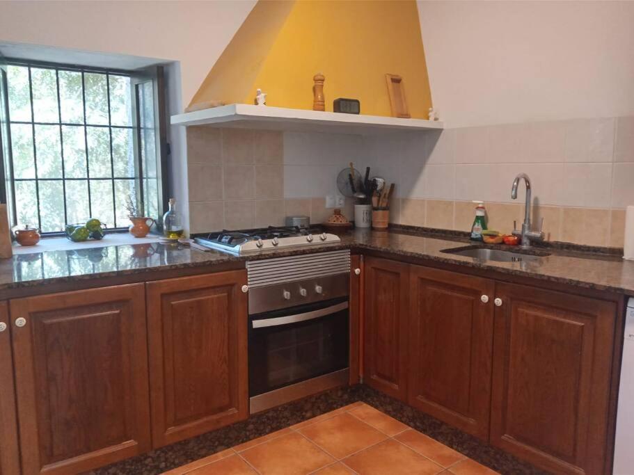 Casa En El Valle De Guainosaltos Адра Екстериор снимка
