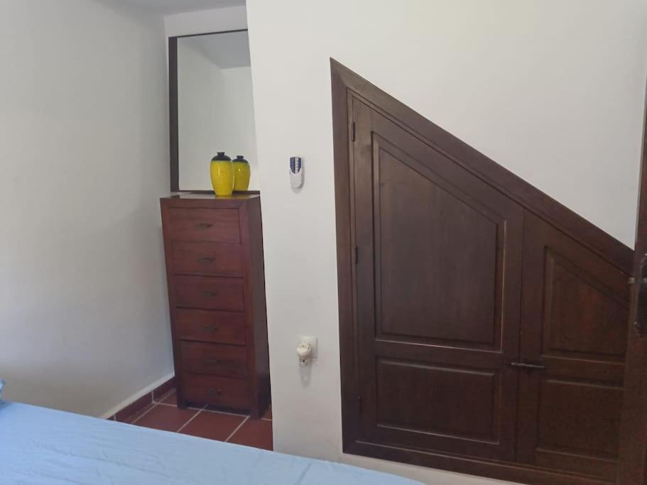 Casa En El Valle De Guainosaltos Адра Екстериор снимка