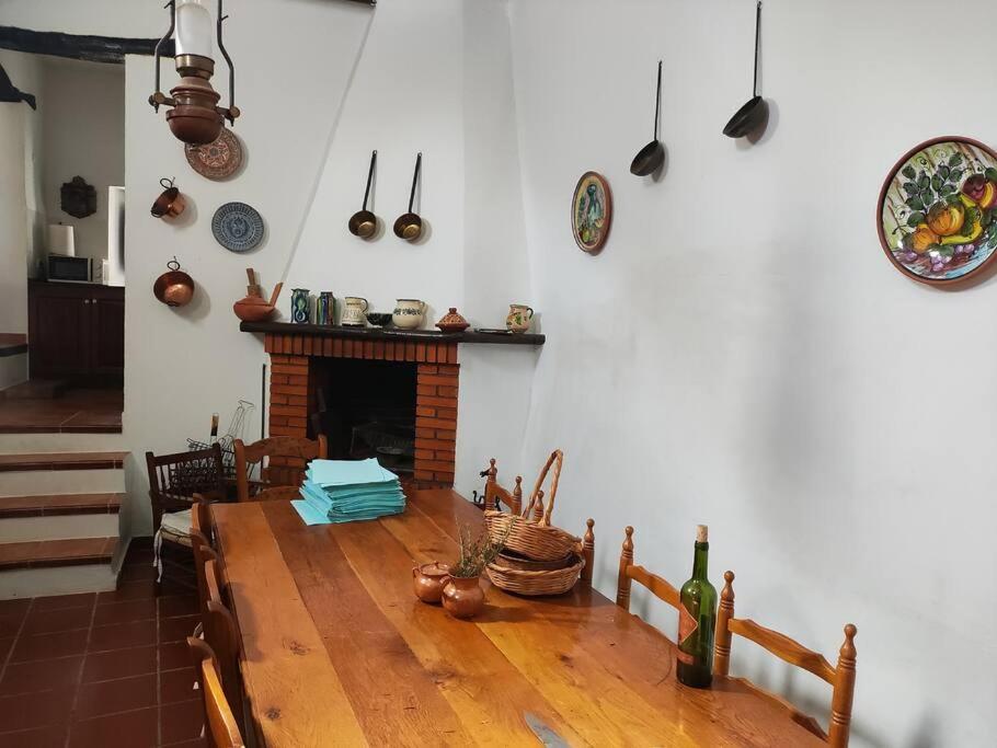 Casa En El Valle De Guainosaltos Адра Екстериор снимка