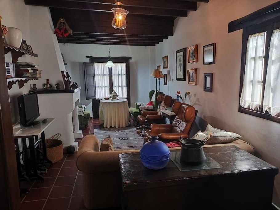 Casa En El Valle De Guainosaltos Адра Екстериор снимка