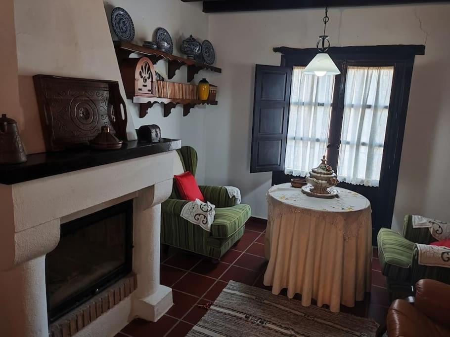Casa En El Valle De Guainosaltos Адра Екстериор снимка